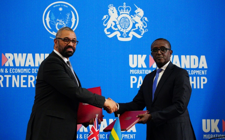 UK Signs New Treaty with Rwanda to Revive Controversial Migrant Plan